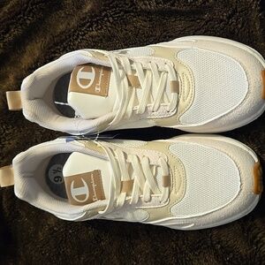 NWT‎ Champion Cream Athletic Shoes